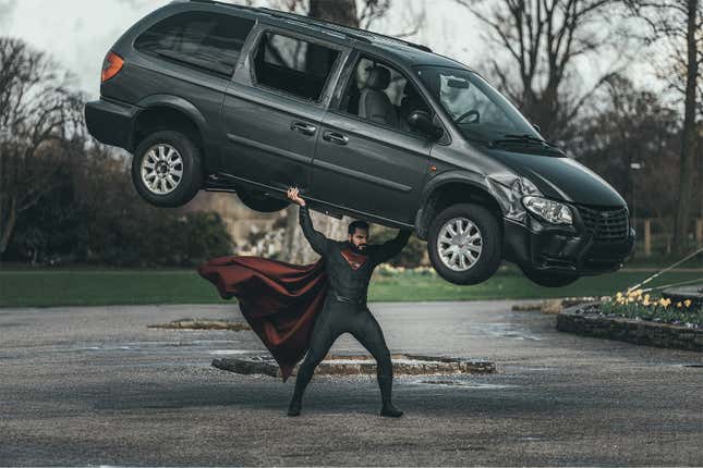 تصویری برای مقاله با عنوان عکس شگفت‌انگیز سوپرمن در کازپلی از فتوشاپ استفاده نمی‌کند